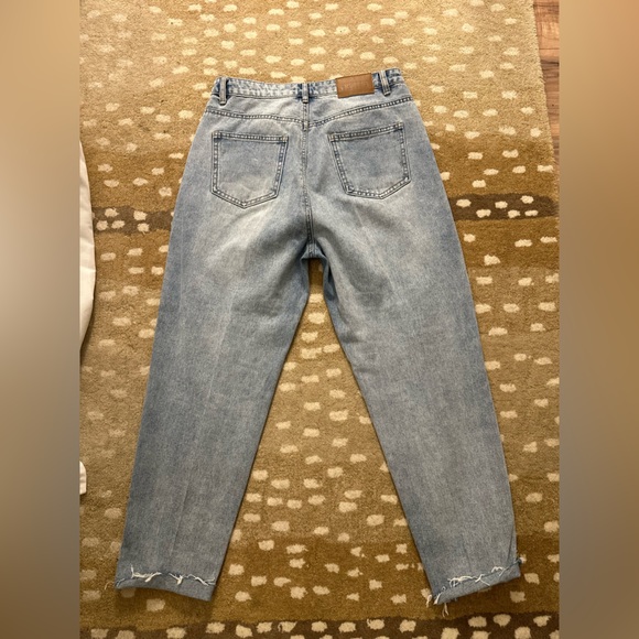 Missguided Riot High Rise Mom Jean - Picture 2 of 4